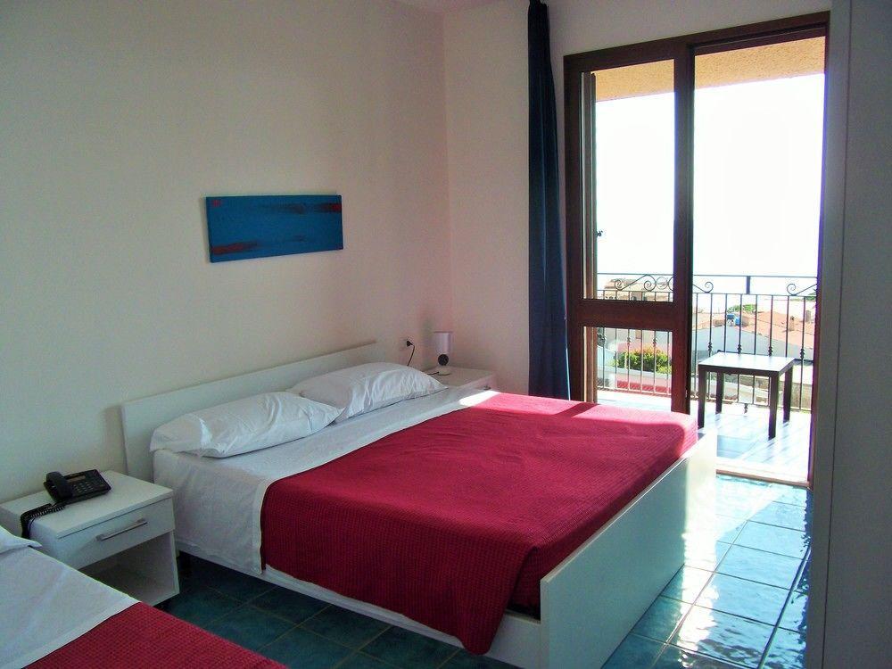 Hotel Bellavista S'Archittu Exterior foto
